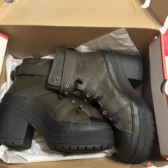 Converse Chuck 70 De Luxe Heel Leather & Buckles